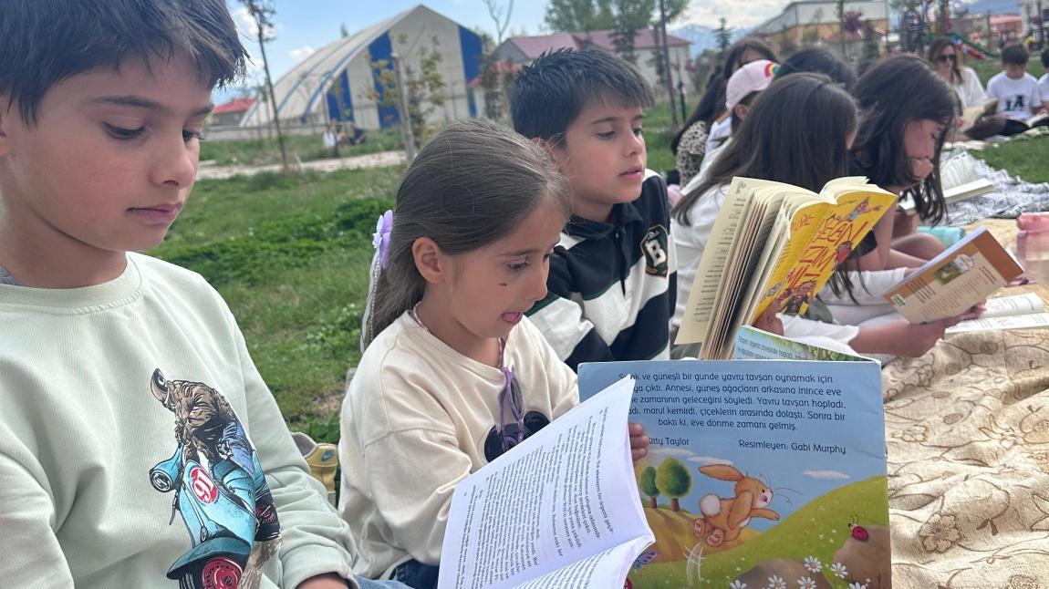   Doğayla iç içe, kitaplarla baş başa! 